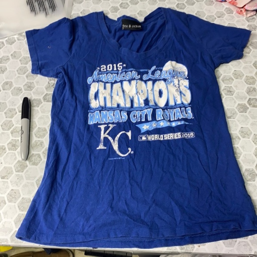 5th & Ocean Medium KC Royals Short Sleeve T Shirt